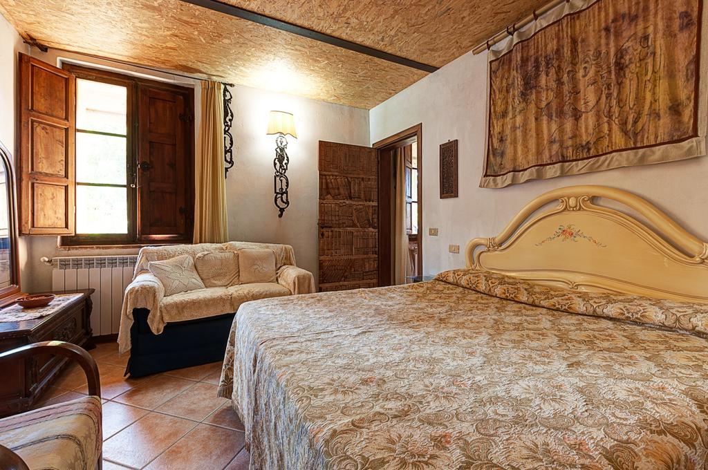 Appartamenti Alcantara E Damasco Abbadia di Montepulciano Rum bild