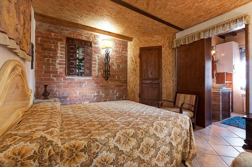 Appartamenti Alcantara E Damasco Abbadia di Montepulciano Rum bild