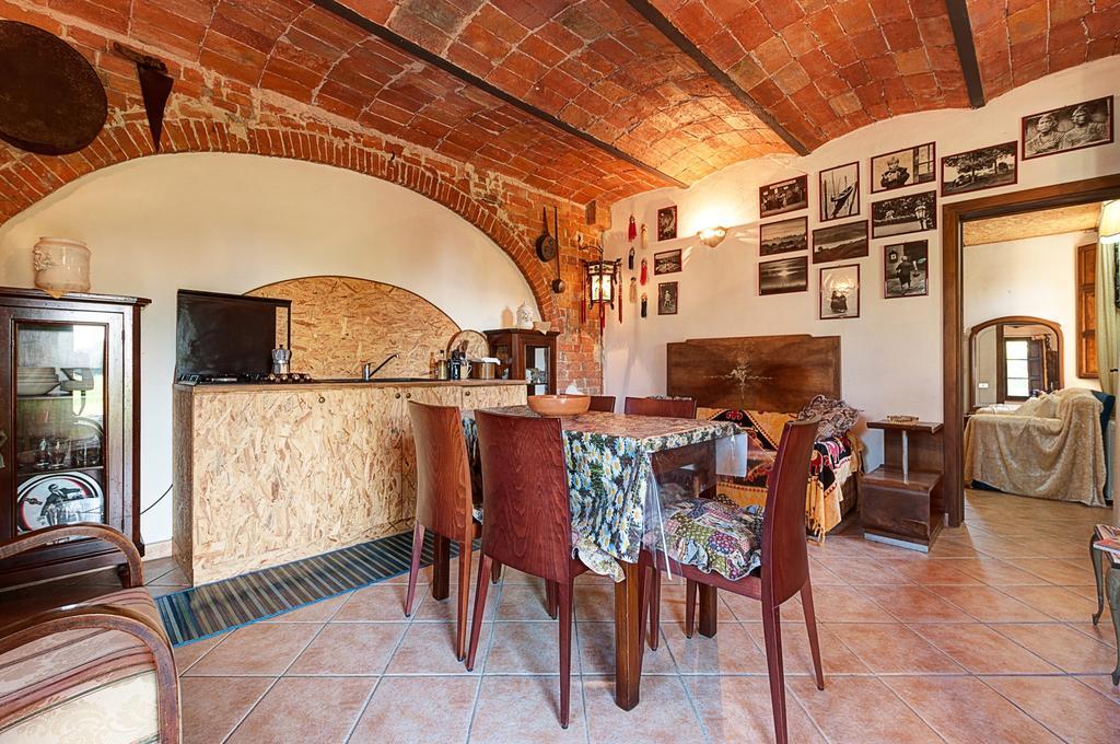 Appartamenti Alcantara E Damasco Abbadia di Montepulciano Rum bild