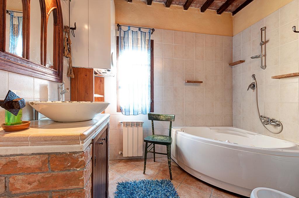 Appartamenti Alcantara E Damasco Abbadia di Montepulciano Rum bild