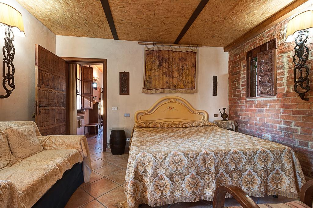 Appartamenti Alcantara E Damasco Abbadia di Montepulciano Rum bild